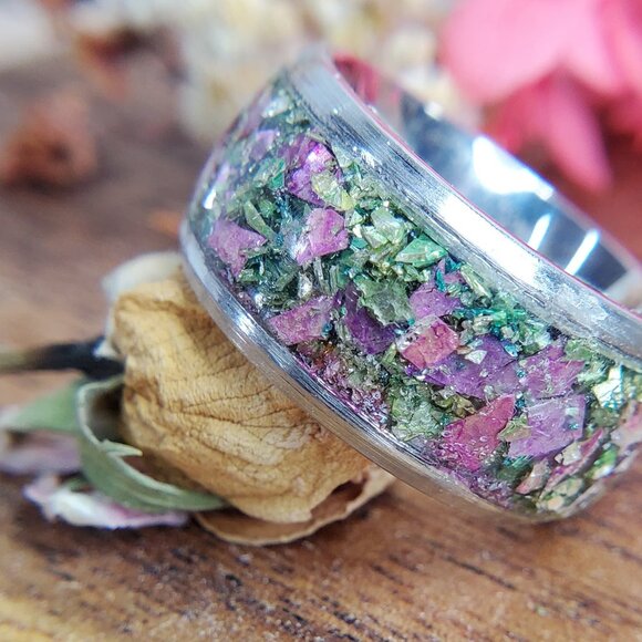 "Roses" Ring with Rose and Green German Glass - Picture 2 of 6